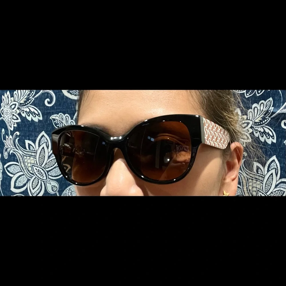 Burberry Sunglasses - Picture 6 of 9